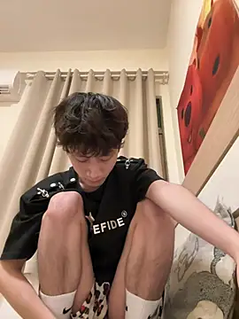 Snapshot of sexyboy-3525 chatting on 06-21-26, 02:30 sexyboy-3525 online show from 06-21-26, 02:30