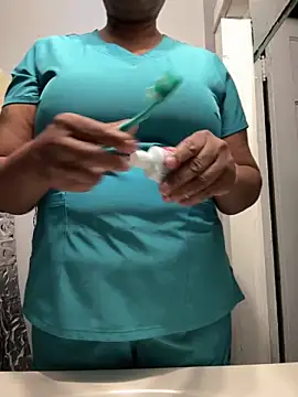 Sweetie8582 online show from 04-04-26, 09:51