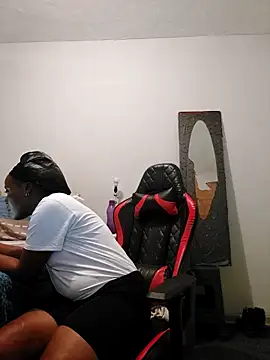 Dutches101 online show from 05-03-26, 04:35