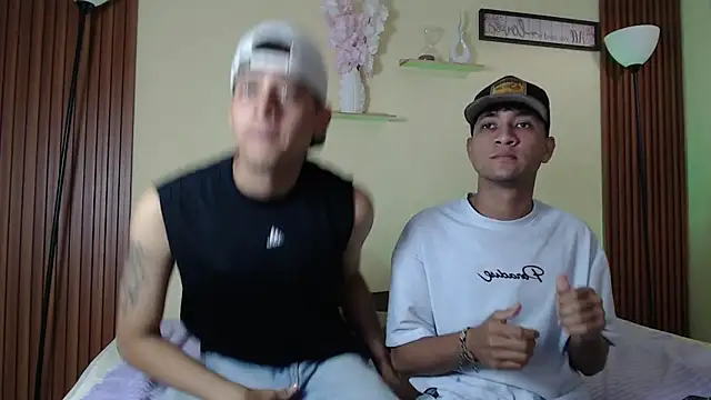 TwoHotTrouble  online show from 03-30-26, 10:00