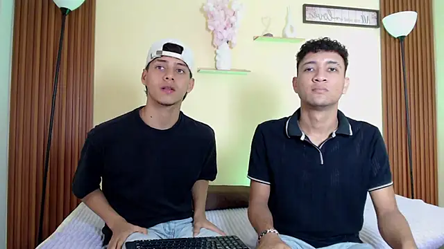 TwoHotTrouble  online show from 03-31-26, 09:26