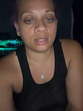 Snapshot of SHY_QUINN chatting on 05-16-26, 07:34 SHY QUINN online show from 05-16-26, 07:34