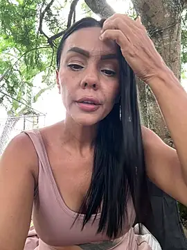 Snapshot of SofiParma chatting on 04-17-26, 07:39 SofiParma online show from 04-17-26, 07:39