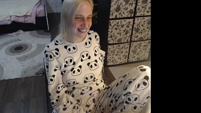 Snapshot of Sweet_hot_shrmp chatting on 04-07-26, 08:20 Sweet hot shrmp online show from 04-07-26, 08:20