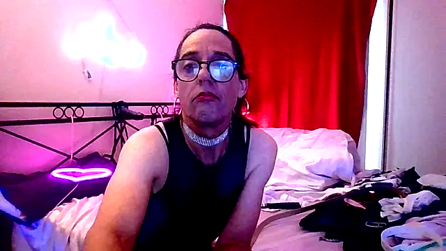 courtney1982 online show from 04-05-26, 11:13