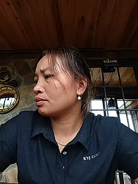 Snapshot of cat-kat chatting on 05-25-26, 05:02 cat-kat online show from 05-25-26, 05:02