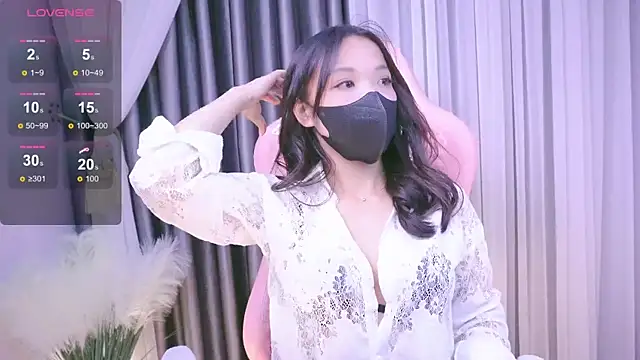 Lu Ly22 online show from 07-19-26, 01:37