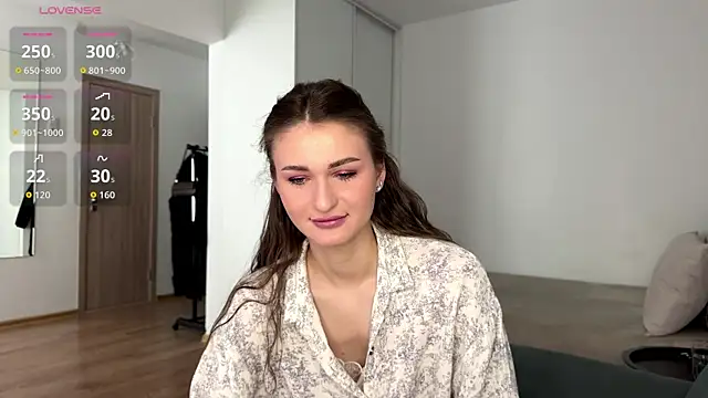 Snapshot of HallieHollo chatting on 05-29-26, 11:08 HallieHollo online show from 05-29-26, 11:08