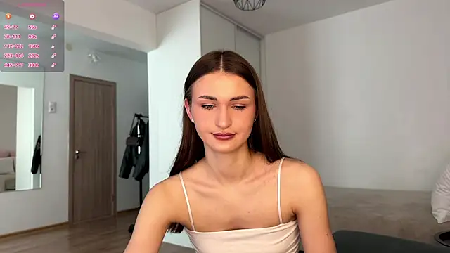 HallieHollo online show from 07-12-26, 10:17