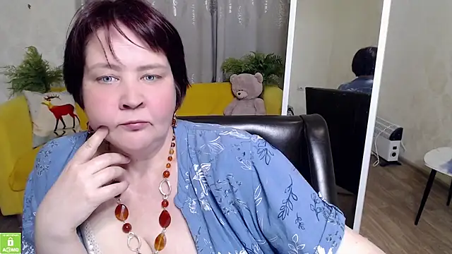 Snapshot of QUEEN02030 chatting on 05-26-26, 03:19 QUEEN02030 online show from 05-26-26, 03:19