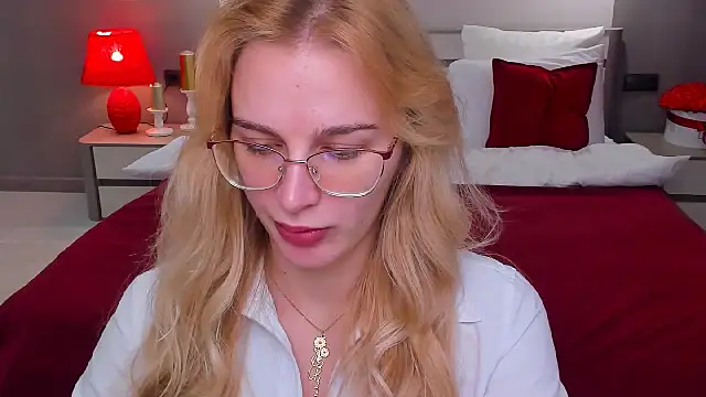 blonde  flirt online show from 04-20-26, 12:08