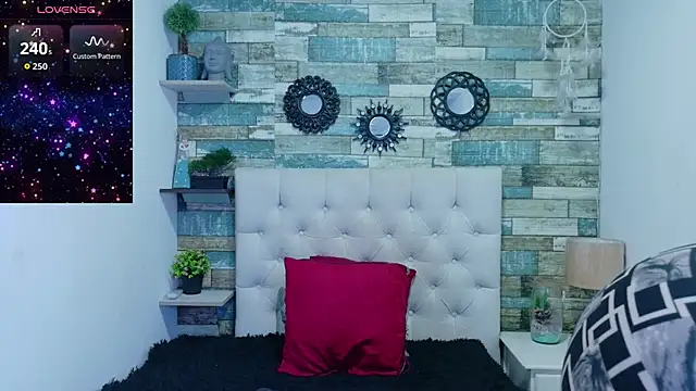 Skylernaomi online show from 05-29-26, 01:42