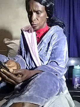 Snapshot of Naughtygrany chatting on 04-14-26, 10:27 Naughtygrany online show from 04-14-26, 10:27