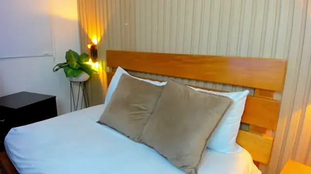 anahi weeks online show from 04-15-26, 07:32