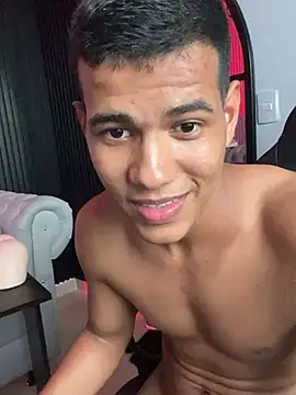 Snapshot of noahdark_ chatting on 05-17-26, 02:24 noahdark online show from 05-17-26, 02:24