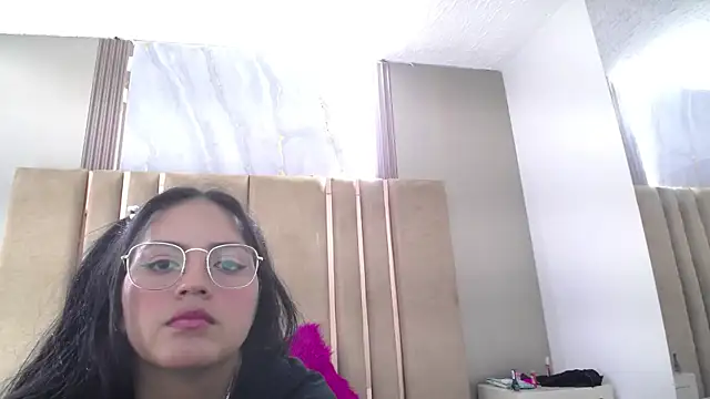 roxxyblack01 online show from 05-24-26, 11:32