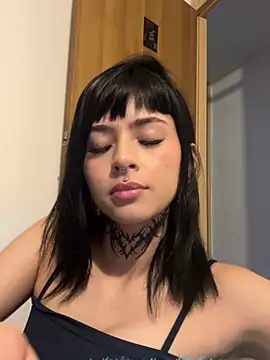 Snapshot of Babeel_ chatting on 05-30-26, 12:08 Babeel online show from 05-30-26, 12:08