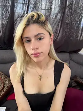 Lia fire online show from 05-18-26, 07:09