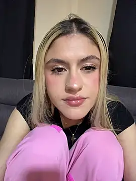Lia fire online show from 05-26-26, 05:03