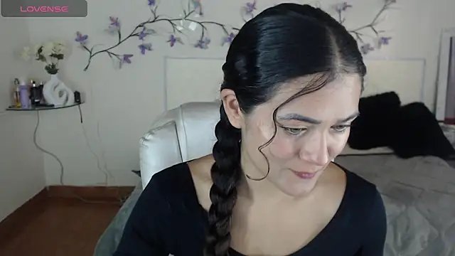 FreyaRouge online show from 04-04-26, 02:25