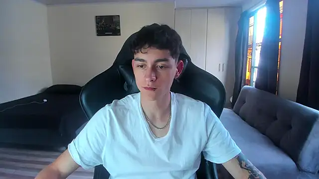 Snapshot of Luke_Chill chatting on 04-04-26, 09:34 Luke Chill online show from 04-04-26, 09:34