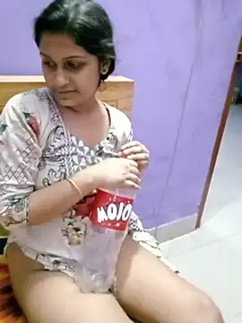 Snapshot of Jerin_Couple61 chatting on 05-19-26, 02:12 Jerin Couple61 online show from 05-19-26, 02:12