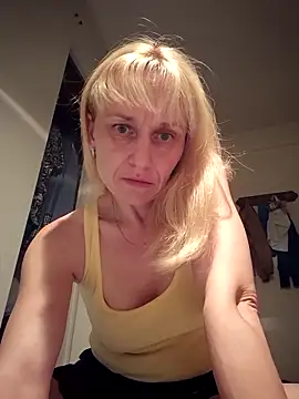 RinaSunX online show from 04-13-26, 01:11