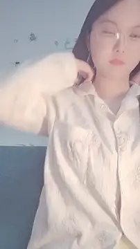 Snapshot of yehua001 chatting on 04-08-26, 03:17 yehua001 online show from 04-08-26, 03:17