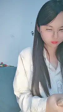 Snapshot of yehua001 chatting on 04-10-26, 02:28 yehua001 online show from 04-10-26, 02:28