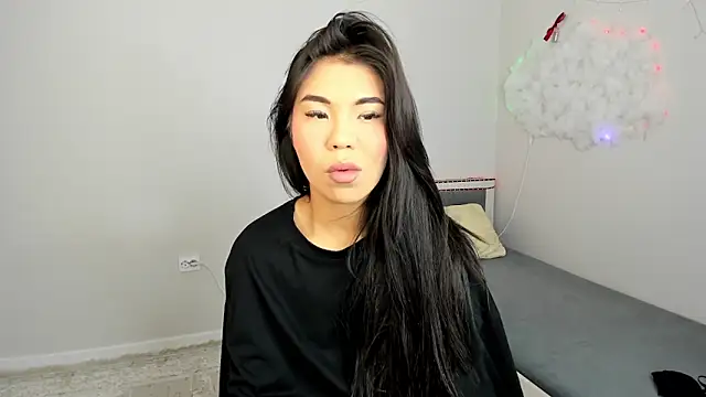 Snapshot of ainel_kim chatting on 05-24-26, 04:28 ainel kim online show from 05-24-26, 04:28