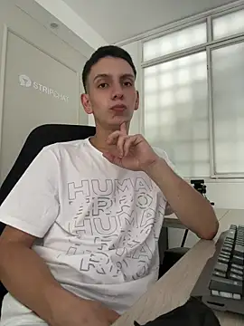 Snapshot of Liam_Fiire chatting on 04-12-26, 06:02 Liam Fiire online show from 04-12-26, 06:02
