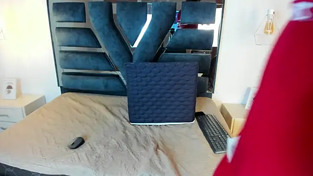 Alantaylorr  online show from 04-30-26, 02:56
