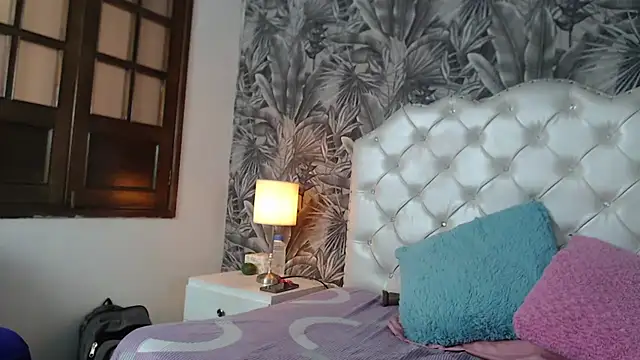 ViviJones online show from 05-26-26, 07:43