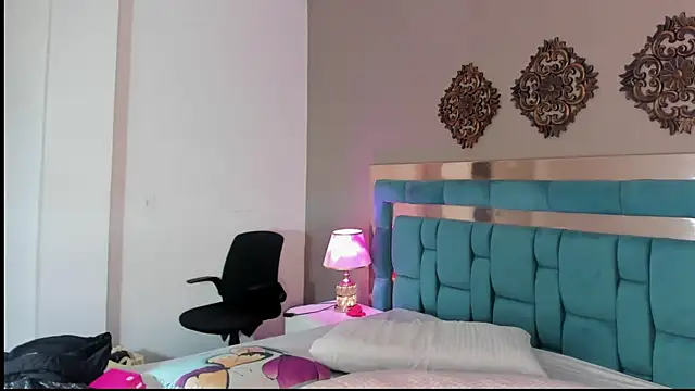 SarahLarsson online show from 05-24-26, 05:18
