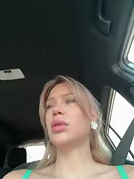 Snapshot of Girl-Mia chatting on 04-02-26, 05:38 Girl-Mia online show from 04-02-26, 05:38