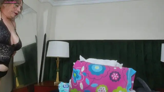 RoxanneSquirt online show from 05-15-26, 11:56