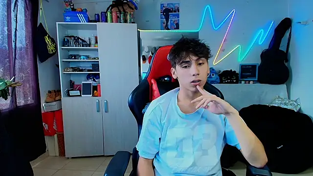 young liam online show from 04-05-26, 04:48