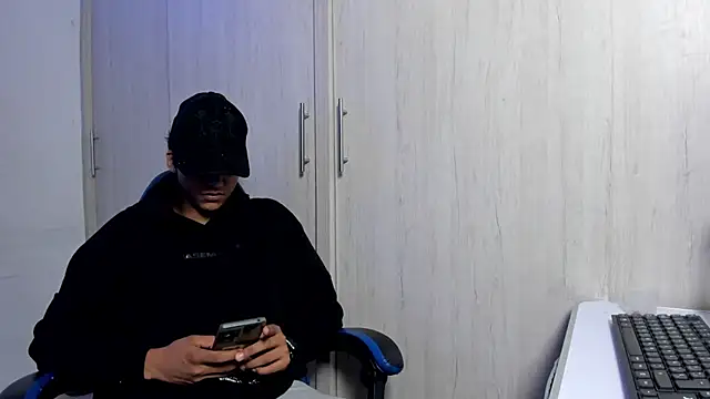 Snapshot of dante_martinez chatting on 04-09-26, 08:25 dante martinez online show from 04-09-26, 08:25