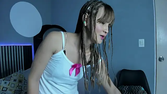 Snapshot of Alina_Valmont chatting on 04-01-26, 07:22 Alina Valmont online show from 04-01-26, 07:22