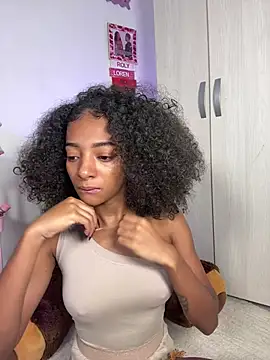Snapshot of Rolyloren1 chatting on 05-14-26, 01:40 Rolyloren1 online show from 05-14-26, 01:40