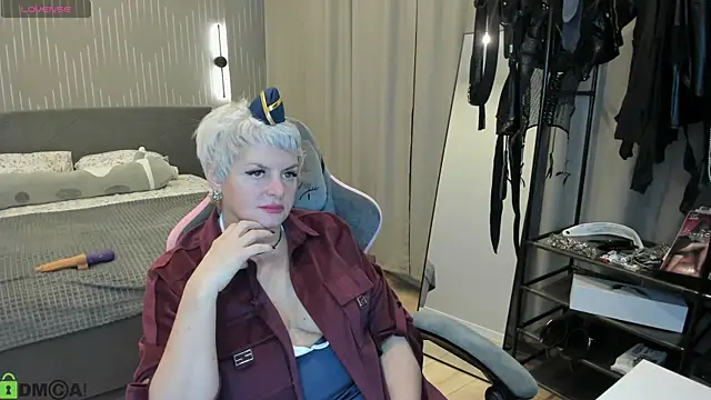 Snapshot of Linda_Zef1r chatting on 04-18-26, 01:20 Linda Zef1r online show from 04-18-26, 01:20
