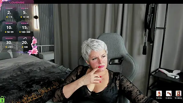 Snapshot of Linda_Zef1r chatting on 05-19-26, 09:26 Linda Zef1r online show from 05-19-26, 09:26