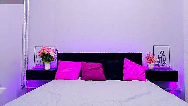 Nika Vibe online show from 04-04-26, 01:59