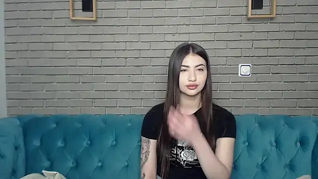 Snapshot of RebeccaMosc chatting on 04-06-26, 05:08 RebeccaMosc online show from 04-06-26, 05:08