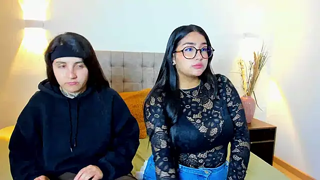 Elisa n Emma online show from 04-03-26, 12:47