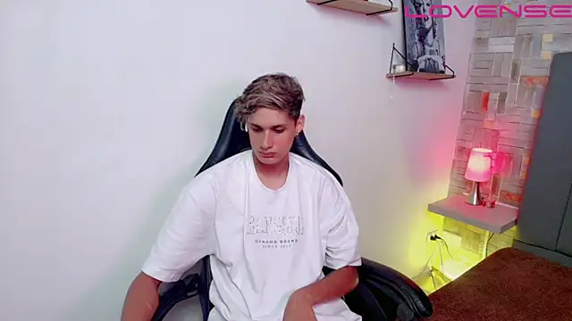 flaquito    online show from 04-04-26, 09:12