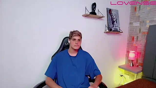 flaquito    online show from 04-05-26, 08:28