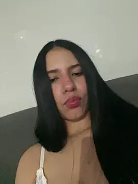 Snapshot of IsabelaRivers chatting on 05-14-26, 03:35 IsabelaRivers online show from 05-14-26, 03:35