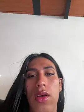 Snapshot of luna_duque chatting on 05-27-26, 03:20 luna duque online show from 05-27-26, 03:20