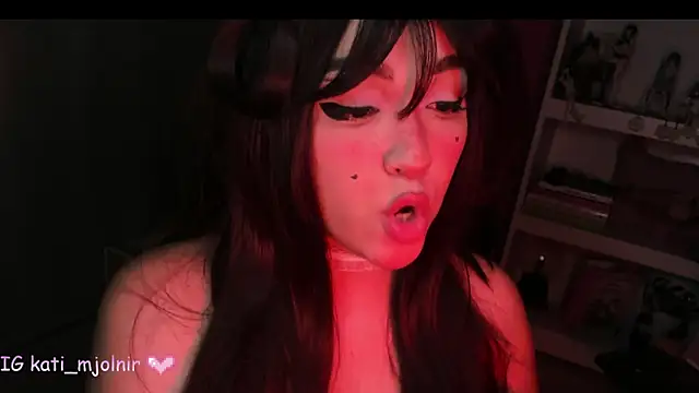 Snapshot of kati-01 chatting on 06-06-26, 03:33 kati-01 online show from 06-06-26, 03:33